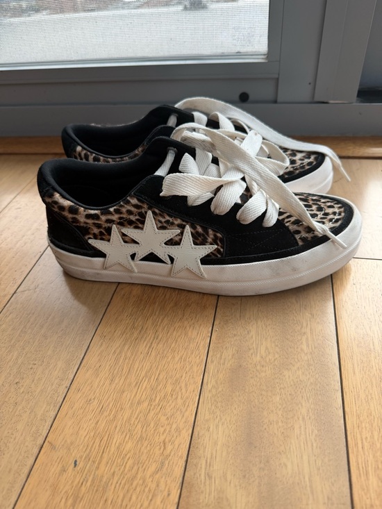 Other - Kids Leopard Print Star Accent Sneakers - Black & Tan